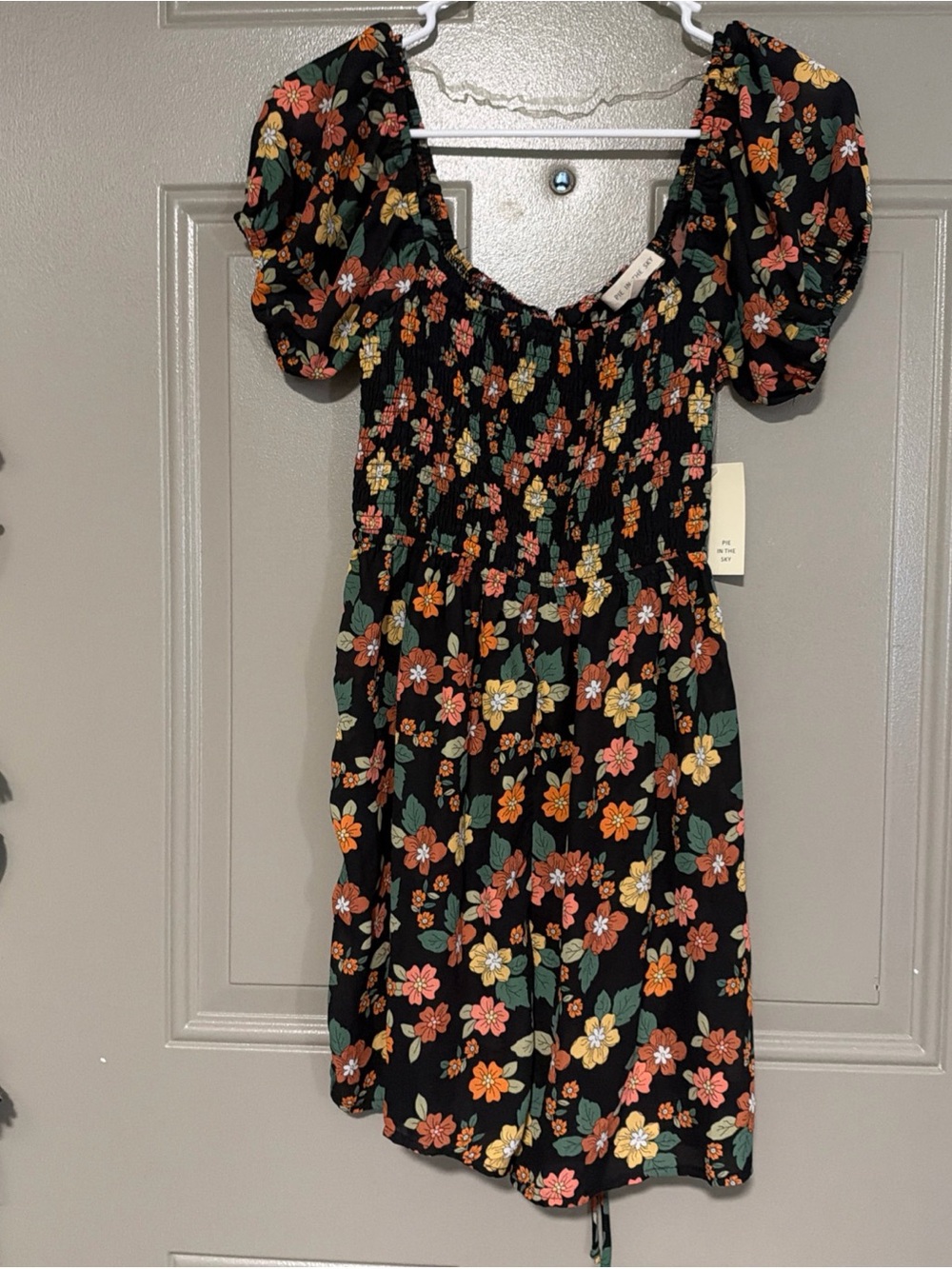 Pi in the Sky Black Floral Smocked Puff-Sleeve woman jumper size M